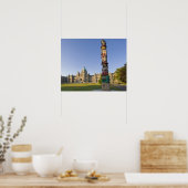 Totempaal bij het parlementsgebouw in poster (Keuken)