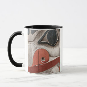 Totempalen bij Haida Heritage Centre Museum Mok
