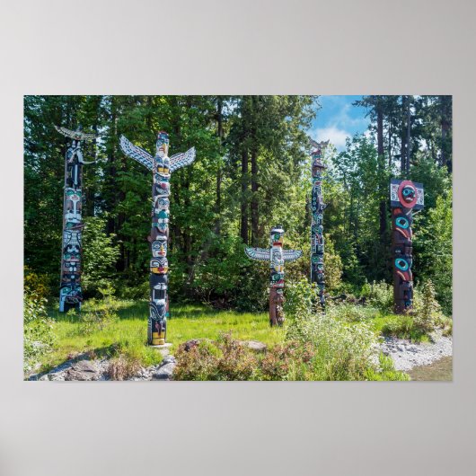 Totems in Stanley Park, Vancouver Canada Poster (Voorkant)