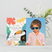 Toucan Tropical Leaf Modern Birthday Foto Kaart (Staand voorkant)