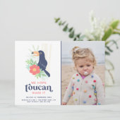 Toucan Tropical Palm Leaves Birthday Foto Kaart (Staand voorkant)