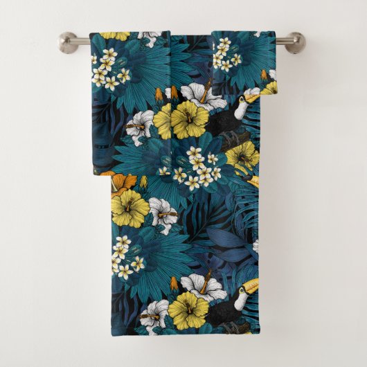 Toucans and tropical flora, blue , yellow , orange bad handdoek (Insitu)