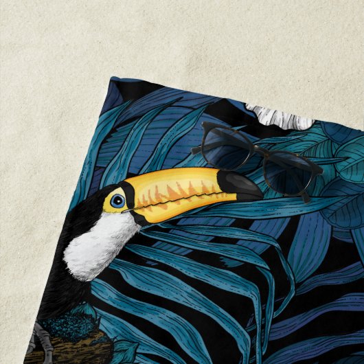 Toucans and tropical flora, blue, yellow, oranje strandlaken (In situ)