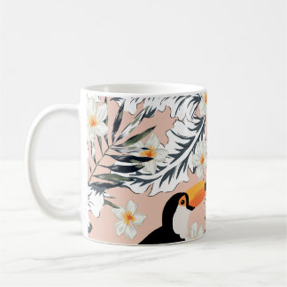 Toucans, palmen, Plumeria: roze tropisch. Koffiemok