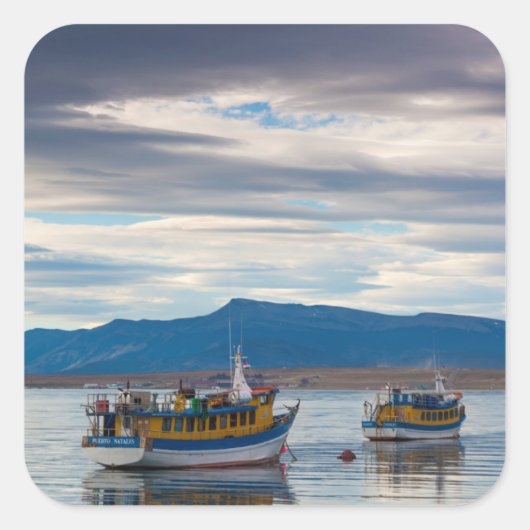 Tour boten op de Seno Ultima Esperanza bay Vierkante Sticker (Voorkant)