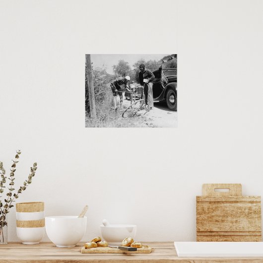 Tour de France Cyclist Makes Repairs 1936 Poster (Keuken)