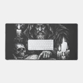 Tovenaar die het Grimoire bestudeert — door BurnsI Bureaumat (Keyboard & Muis)