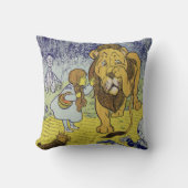 Tovenaar van de laffe Lion Oz Book Page Kussen (Voorkant)