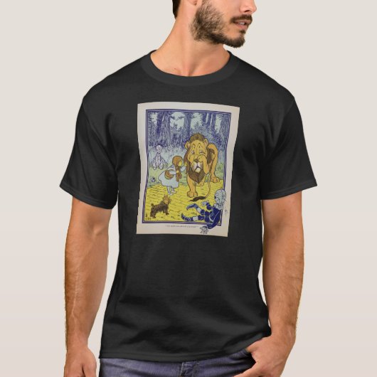 Tovenaar van de laffe Lion Oz Book Page T-shirt (Voorkant)
