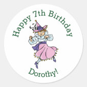 Tovenaar van Oz, Cute Dansling Girl Munchkin Ronde Sticker (Voorkant)