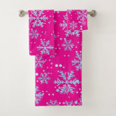 Towel Set, Bright Fuchsia Snowflakes Bad Handdoek (Insitu)