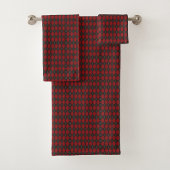 Towel set with a red and black checkered pattern bad handdoek