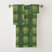 Towels with a vibrant tree of life pattern  bad handdoek (Insitu)