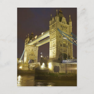 Tower Bridge en de rivier de Theems bij schemering Briefkaart