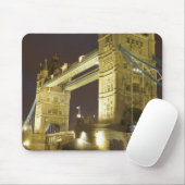 Tower Bridge en de rivier de Theems bij schemering Muismat (Met muis)