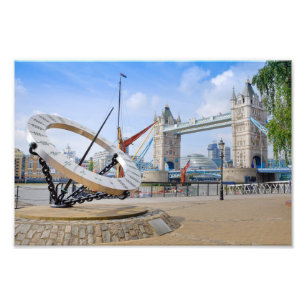 Tower Bridge en Sun Dial, London UK Print Foto Afdruk