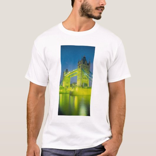 Tower Bridge, Londen, Engeland T-shirt (Voorkant)
