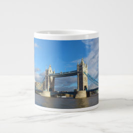 Tower Bridge-Mokken. Grote Koffiekop