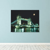 Tower Bridge 's nachts, Londen, Engeland Canvas Afdruk (Insitu (Houten vloer))