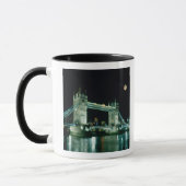 Tower Bridge 's nachts, Londen, Engeland Mok (Links)