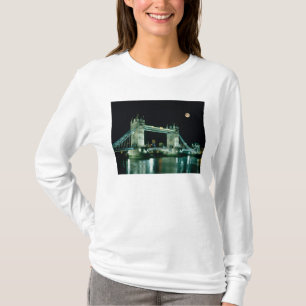 Tower Bridge 's nachts, Londen, Engeland T-shirt