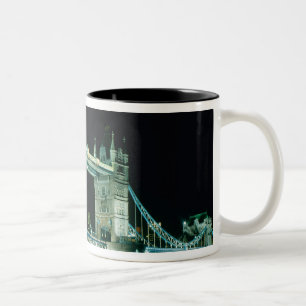 Tower Bridge 's nachts, Londen, Engeland Tweekleurige Koffiemok