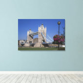 Tower Bridge, Theems, Londen, Engeland Canvas Afdruk (Insitu (Houten vloer))