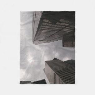 Tower in de stad. fleece deken