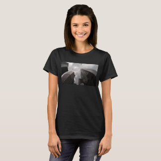 Tower in de stad. t-shirt