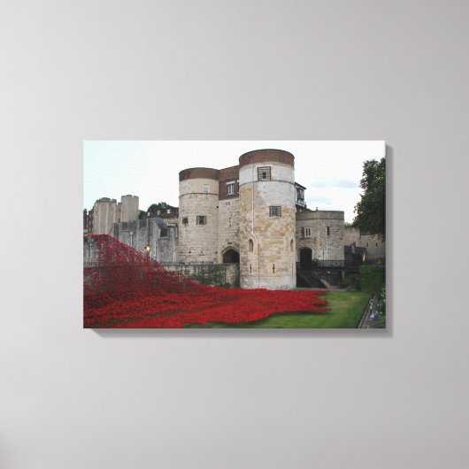 Tower of London met keramische papavers - Canvas (Voorkant)