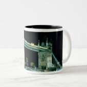 Towerbrug bij Night, Londen, Engeland Tweekleurige Koffiemok (Voorkant rechts)