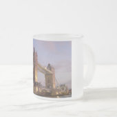 Towerbrug, Mok koffee (Voorkant rechts)