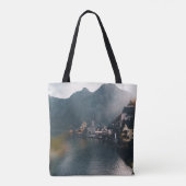 TOWN BESIDE LICHAAM VAN WATER EN MOUNTAINEN TOTE BAG (Achterkant)