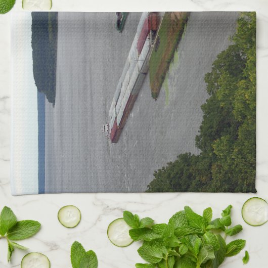 Tows Passing Kitchen Towel Theedoek (Gevouwen)