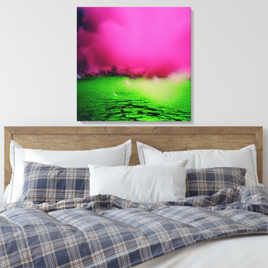 Toxisch groen landschap en paarse wolken canvas afdruk (Insitu (Slaapkamer))