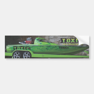 Toxische Bumpersticker voor motorsport
