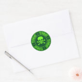 Toxische groene schedel en Crossbones Sticker (Envelop)