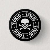Toxische schedel en kruisbeenderen ronde button 3,2 cm (Voorkant)