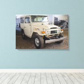 Toyota Land Cruiser BJ40 Canvas Afdruk (Insitu (Houten vloer))