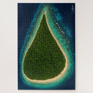 Traanvormig jungle-eiland met watertoren-satelliet legpuzzel
