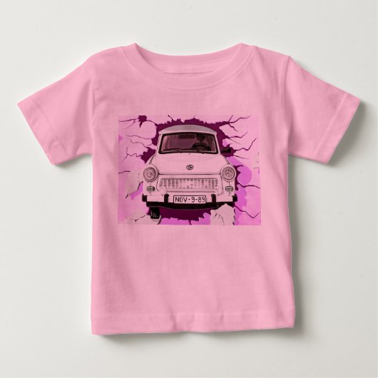 Trabant-auto en roze/Lila Berlijnse muur (Voorkant)