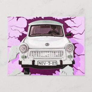 Trabant-auto en roze/Lila Berlijnse muur Briefkaart