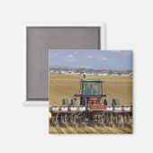 Tractor die een maiszaaimachine trekt. magneet (Voorkant / Achterkant)