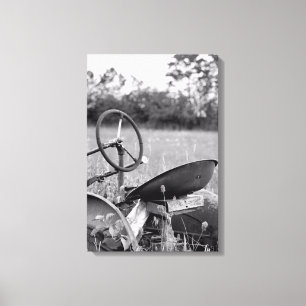 Tractor in gras zwart-wit canvasprint canvas afdruk