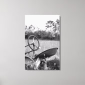 Tractor in Grass Black en White Canvas Print (Voorkant)