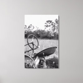 Tractor in Grass Black en White Canvas Print