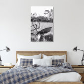 Tractor in Grass Black en White Canvas Print (Insitu (Slaapkamer))