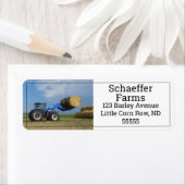 Tractor Moving Hay Bales Etiket (Insitu)