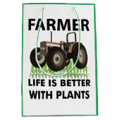 Tractor op het veld boer medium cadeauzakje (Voorkant)