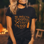 Trade Snoep voor Wine Funny Halloween T-shirt<br><div class="desc">Dit moderne vrouwen Halloween T-shirt is perfect voor het hekserige meisje in je leven. Het shirt heeft een afbeelding van een heksenhand. De tekst luidt "Trade snoep for Wine" in een stijlvol lettertype. Dit shirt is perfect voor elk Halloween-evenement, van trick-or-treating tot een kostuumfeest. Het is ook een geweldige manier...</div>